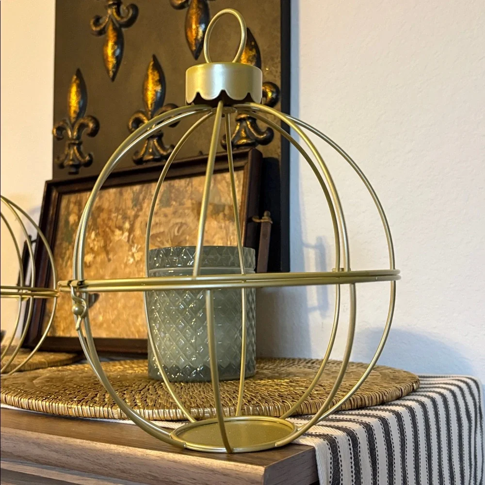 🆕Gold Metal Decorative Lantern Or Open Terrarium Form